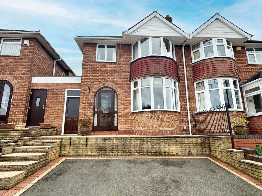 Berkeley Road, Shirley, B90 2HT 3 bed semidetached house for sale £