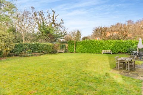 11 Deep Acres, Amersham, HP6 5NX