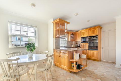 11 Deep Acres, Amersham, HP6 5NX