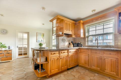 11 Deep Acres, Amersham, HP6 5NX