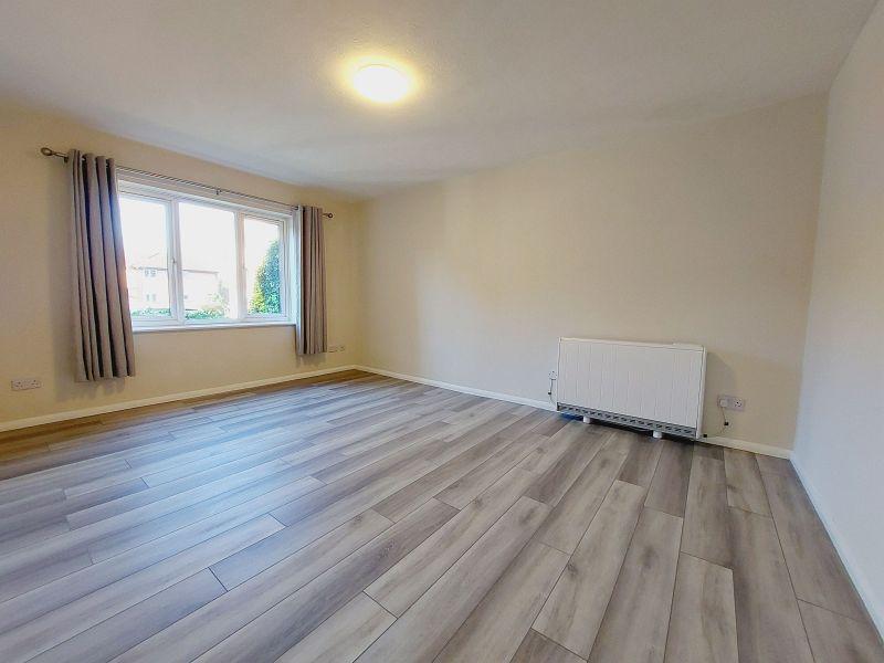 Church Road, Great Bookham KT23 2 bed ground floor flat for sale £289,950
