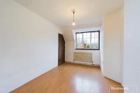 3 bedroom terraced house for sale, Roe End, London NW9