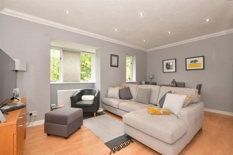 2 bedroom flat for sale, Woodland Grove, Epping, Essex