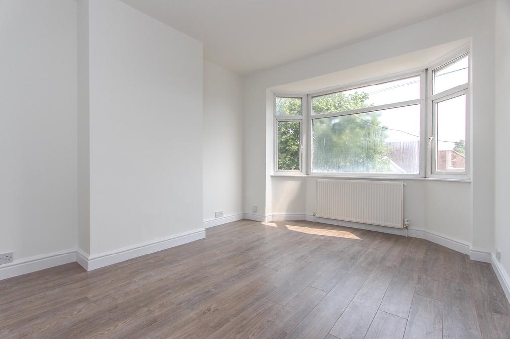 Balmoral Road, Watford WD24 1 bed apartment £1,150 pcm (£265 pw)