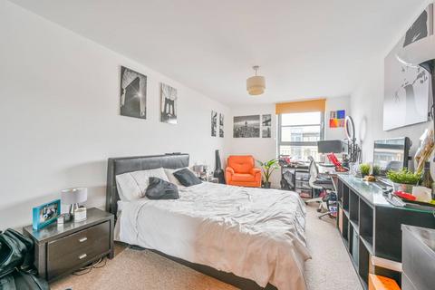 2 bedroom flat to rent, Commercial Road, Limehouse, London, E14
