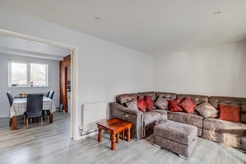 39 Stirling Close, Stevenage, SG2 8TG
