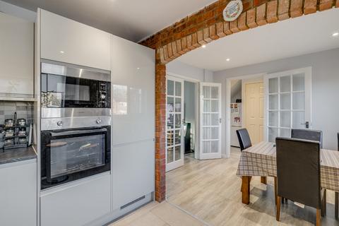 39 Stirling Close, Stevenage, SG2 8TG
