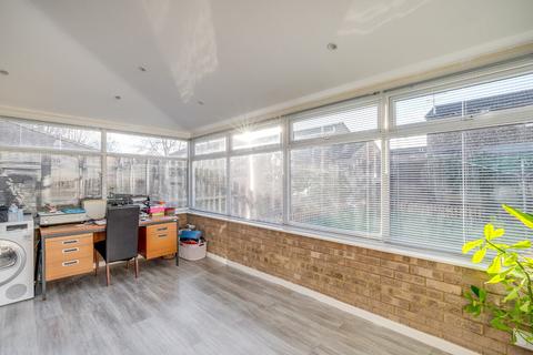 39 Stirling Close, Stevenage, SG2 8TG