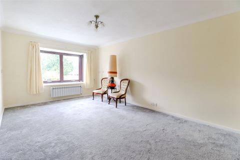 1 bedroom retirement property for sale, 4 Bycullah Road, Enfield EN2