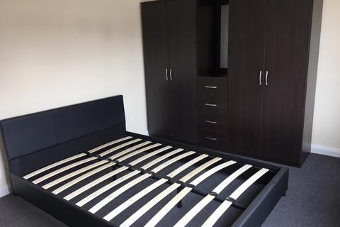 1 bedroom flat to rent, Perkins Road,  Ilford, IG2