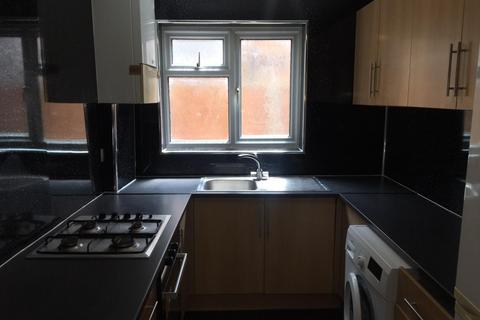 1 bedroom flat to rent, Perkins Road,  Ilford, IG2
