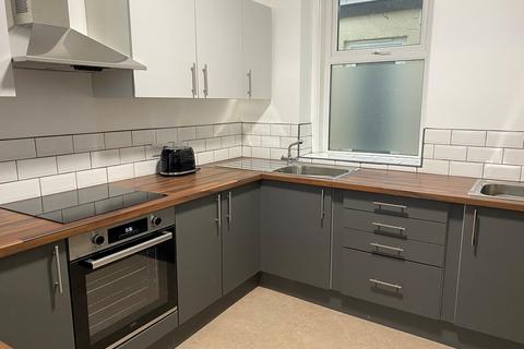 1 bedroom in a house share to rent, Windsor Road, Torquay TQ1