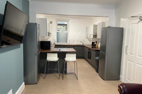 1 bedroom in a house share to rent, Windsor Road, Torquay TQ1