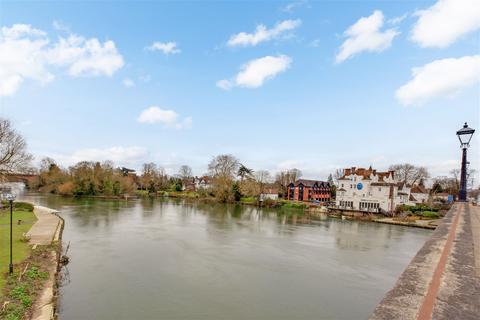 Flat 20, Bridge Court Bath Road, Taplow, Maidenhead, SL6 0AS