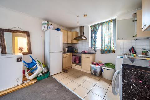 2 bedroom flat for sale, Bath Road,  Slough,  SL1