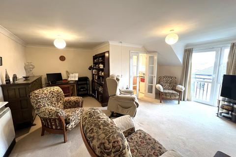 2 bedroom apartment for sale, Wellington Court, Beechwood Avenue, Deal, Kent, CT14