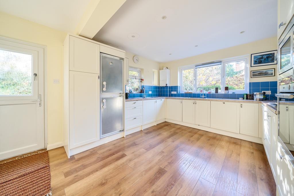 Downs Road, Beckenham 3 bed detached house for sale £900,000