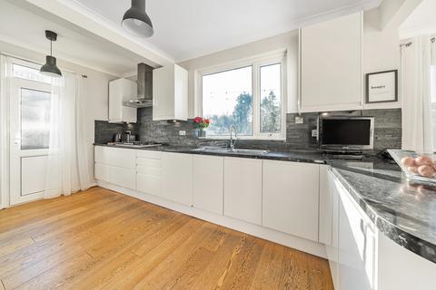 28 Forest Ridge, Beckenham, BR3 3NH