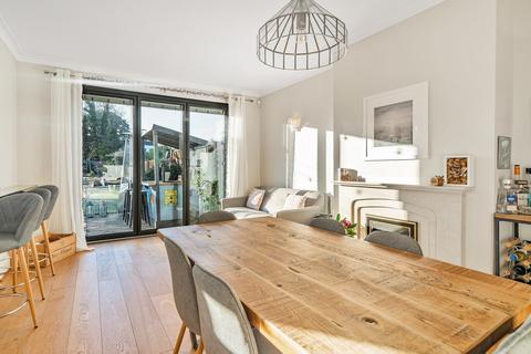 28 Forest Ridge, Beckenham, BR3 3NH