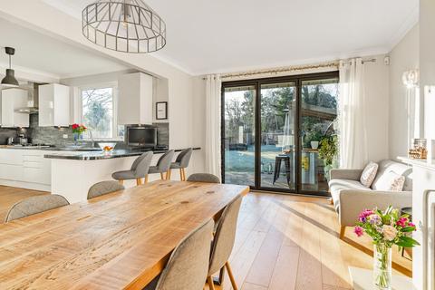 28 Forest Ridge, Beckenham, BR3 3NH
