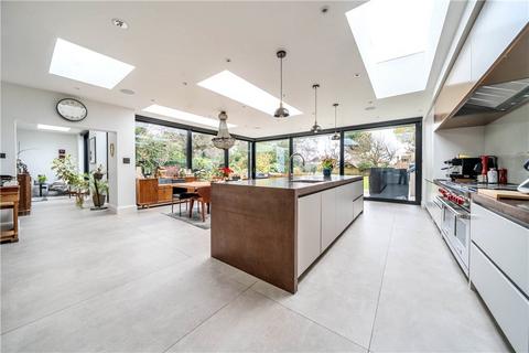 22 Kelsey Way, Beckenham, BR3 3LL