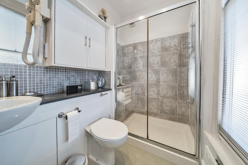 En-Suite to Bedroom