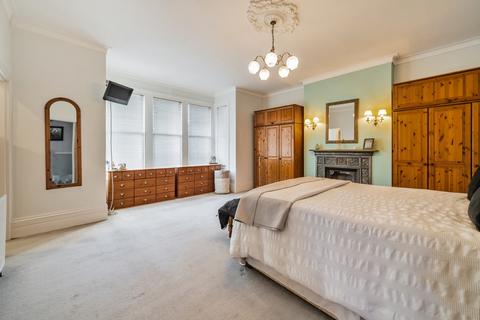 3 Queens Road, Beckenham, BR3 4JN