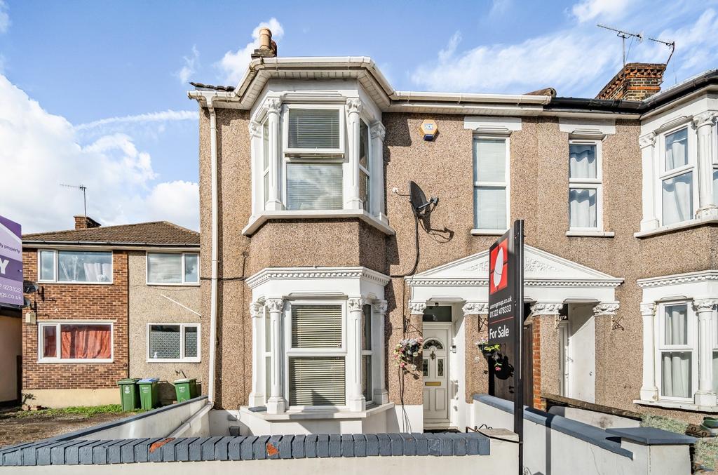 Lower Road, Belvedere, Kent 4 bed end of terrace house for sale £320,000