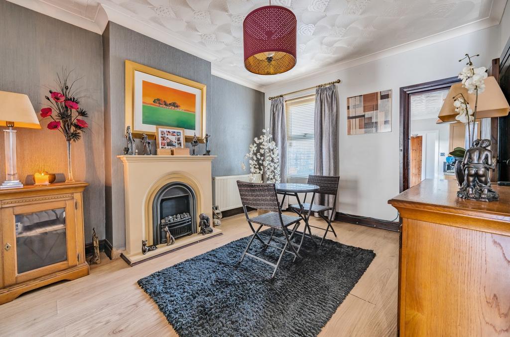 Lower Road, Belvedere, Kent 4 bed end of terrace house for sale £320,000