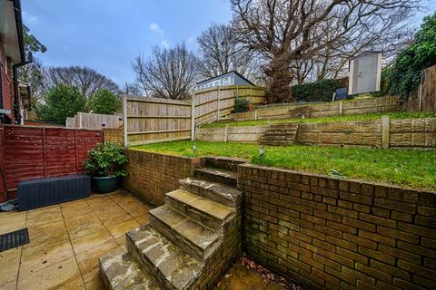 8 Taunton Close, Bexleyheath, DA7 6NN