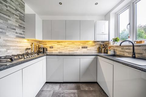 16 Oaklands Close, Bexleyheath, DA6 7AP