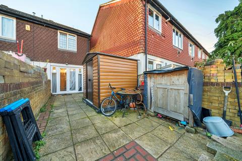 5 Sorrel Close, London, SE28 8ER