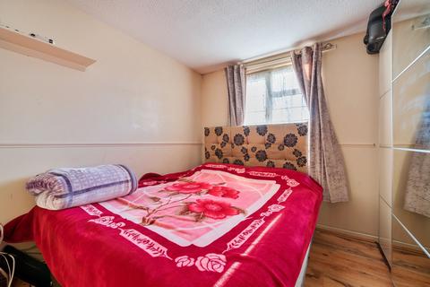 5 Sorrel Close, London, SE28 8ER