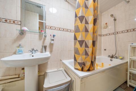 5 Sorrel Close, London, SE28 8ER