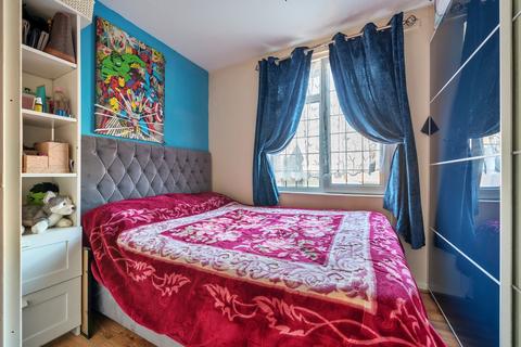 5 Sorrel Close, London, SE28 8ER