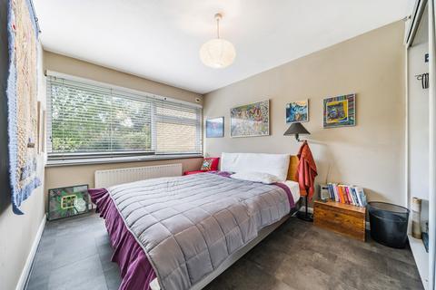 4 bedroom end of terrace house for sale, Belmont Park, London