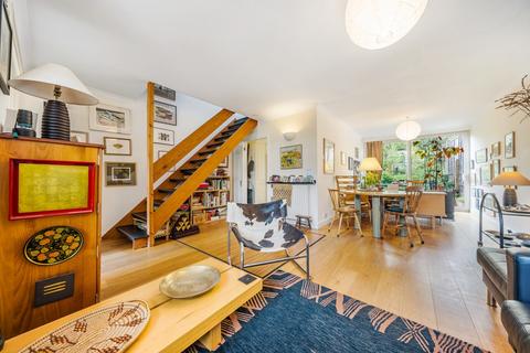 4 bedroom end of terrace house for sale, Belmont Park, London