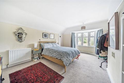 3 Cloisters Avenue, Bromley, BR2 8AN