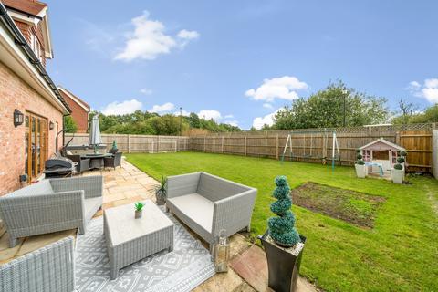 4 bedroom detached house for sale, Fishers Wood Grove, Bromley