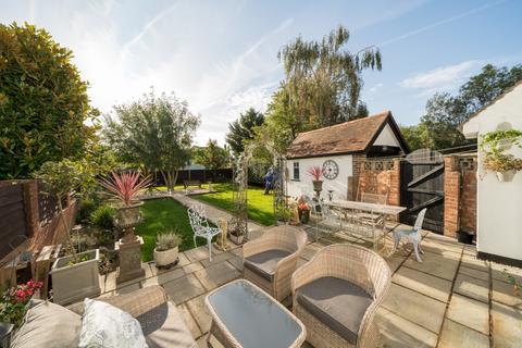 40 Whitehall Road, Bromley, BR2 9SQ