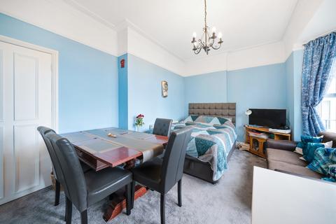 51d Park Avenue, Bromley, BR1 4EG