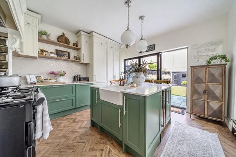 1 Mosslea Road, Bromley, BR2 9PS