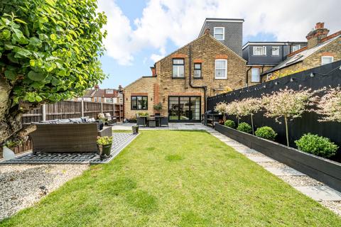 1 Mosslea Road, Bromley, BR2 9PS