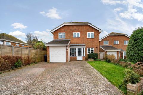 4 bedroom detached house for sale, The Horseshoe, Selsey, PO20