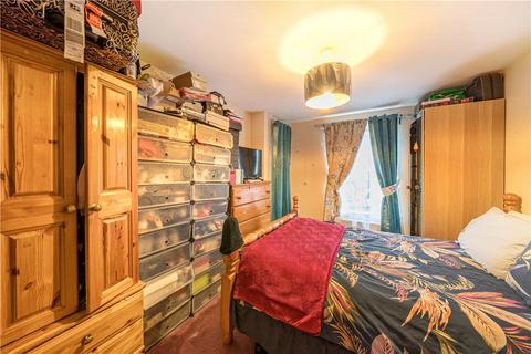 3 bedroom apartment for sale, Robert Lowe Close, London