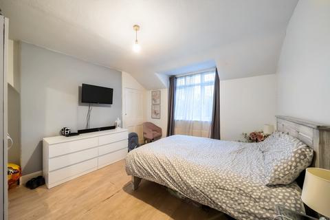 3 bedroom maisonette for sale, Lewisham Way, Brockley, London