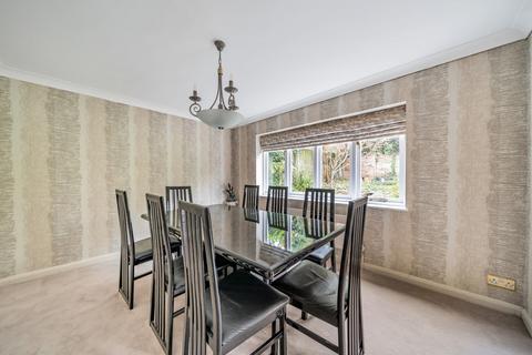 9 Windsor Close, Chislehurst, BR7 6TD