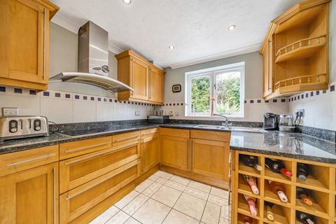 9 Windsor Close, Chislehurst, BR7 6TD
