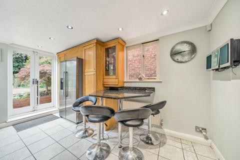 9 Windsor Close, Chislehurst, BR7 6TD