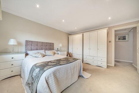 9 Windsor Close, Chislehurst, BR7 6TD